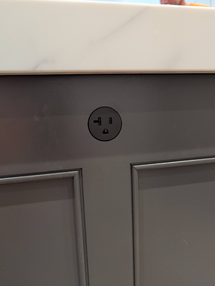 PXL_20260112_220613431